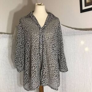Bishop Street Apparel  Animal Print Blouse Size M